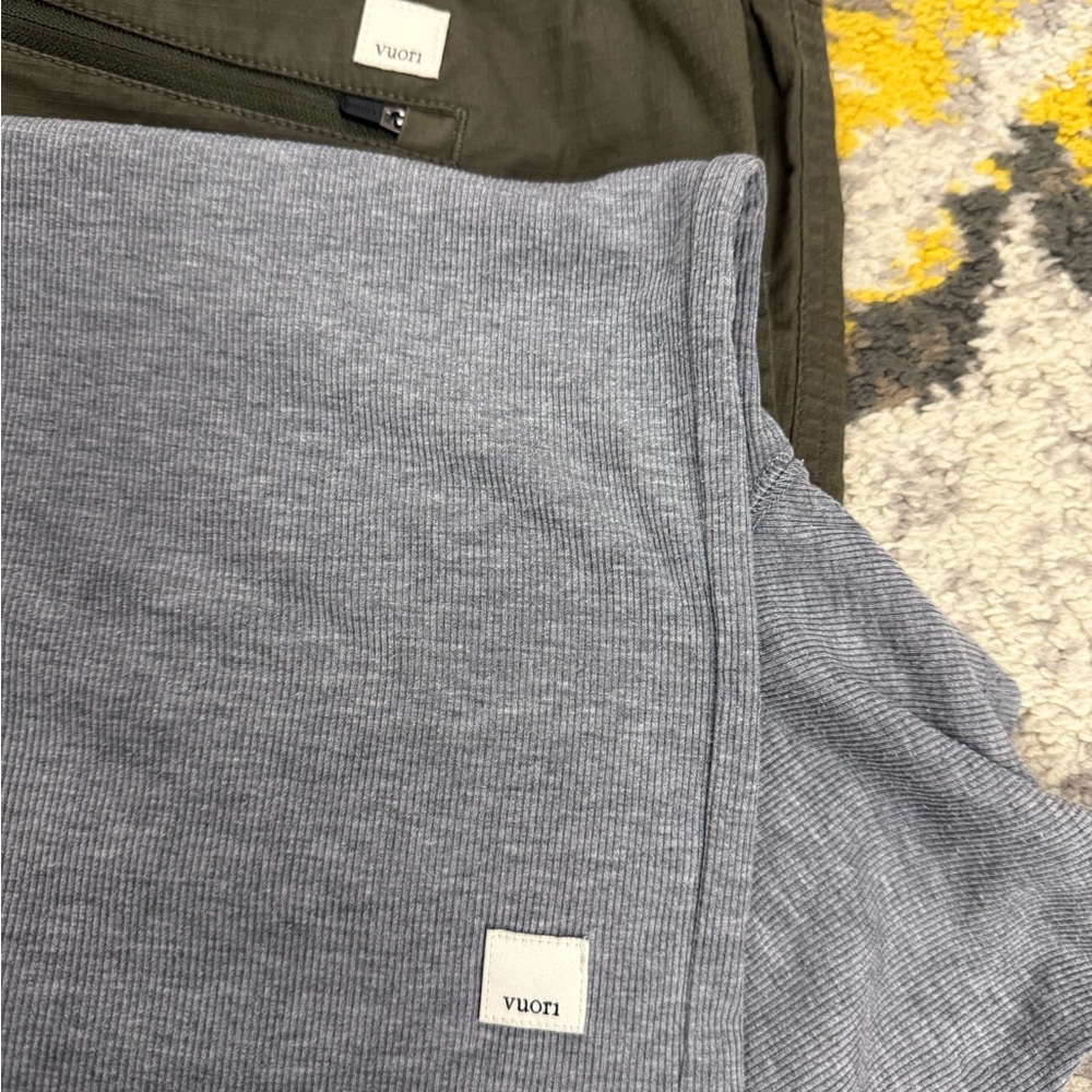 Vuori Bundle Gray Pose Fitted Ribbed Tee and Olive Green Ripstop Shorts